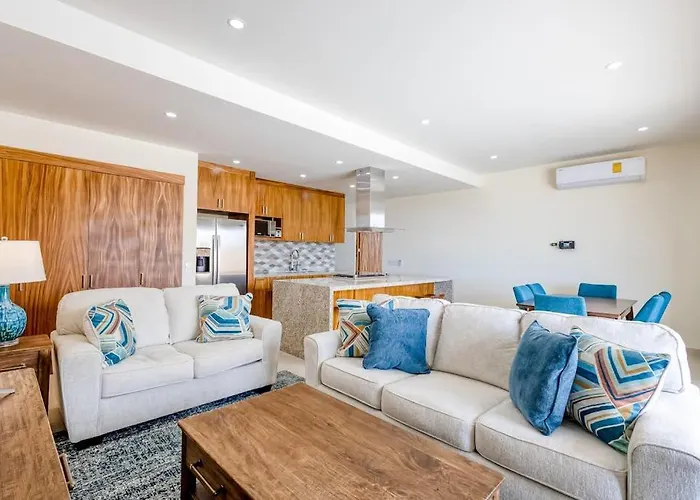 Immaculate With Stunning Views, Balcony, On-site Pool & Gym Ferienhaus *