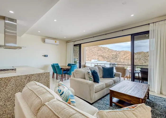 Immaculate With Stunning Views, Balcony, On-site Pool & Gym * Cabo San Lucas