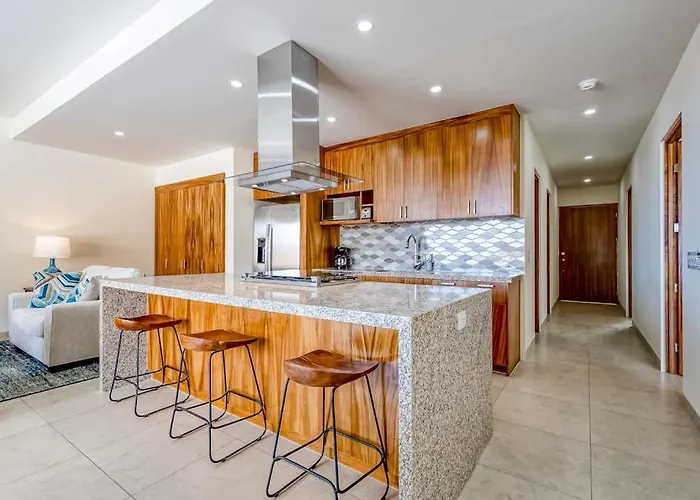 Ferienhaus Immaculate With Stunning Views, Balcony, On-site Pool & Gym Cabo San Lucas