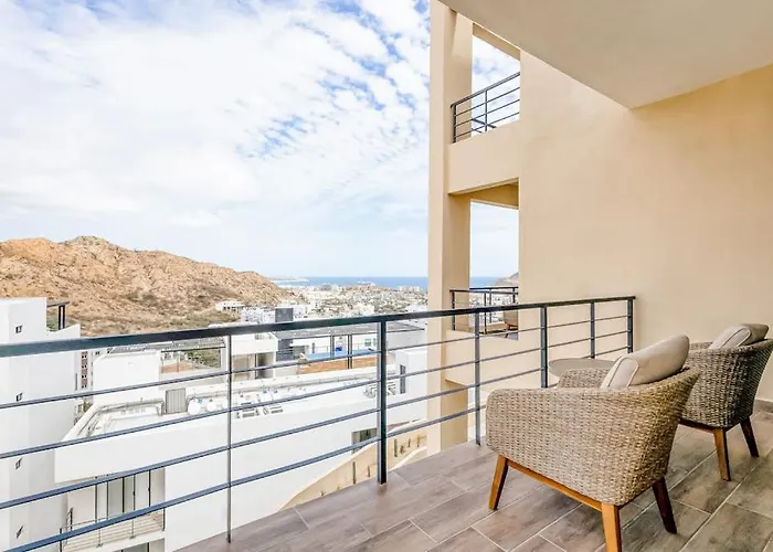 Immaculate With Stunning Views, Balcony, On-site Pool & Gym * Cabo San Lucas