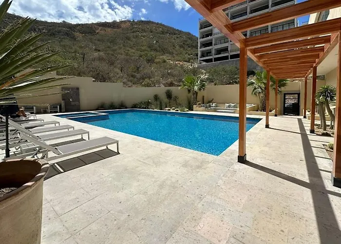 Immaculate With Stunning Views, Balcony, On-site Pool & Gym * Cabo San Lucas