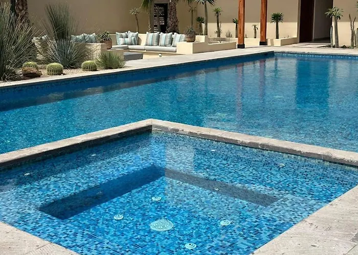 Immaculate With Stunning Views, Balcony, On-site Pool & Gym * Cabo San Lucas